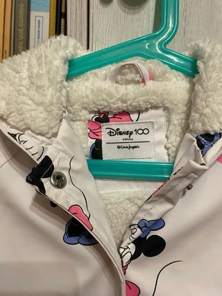 Chaqueta Minnie Mouse Disney impermeable niña