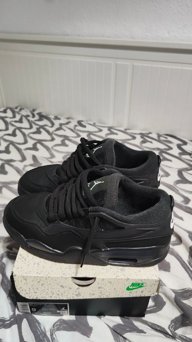 Jordan 4 Negro