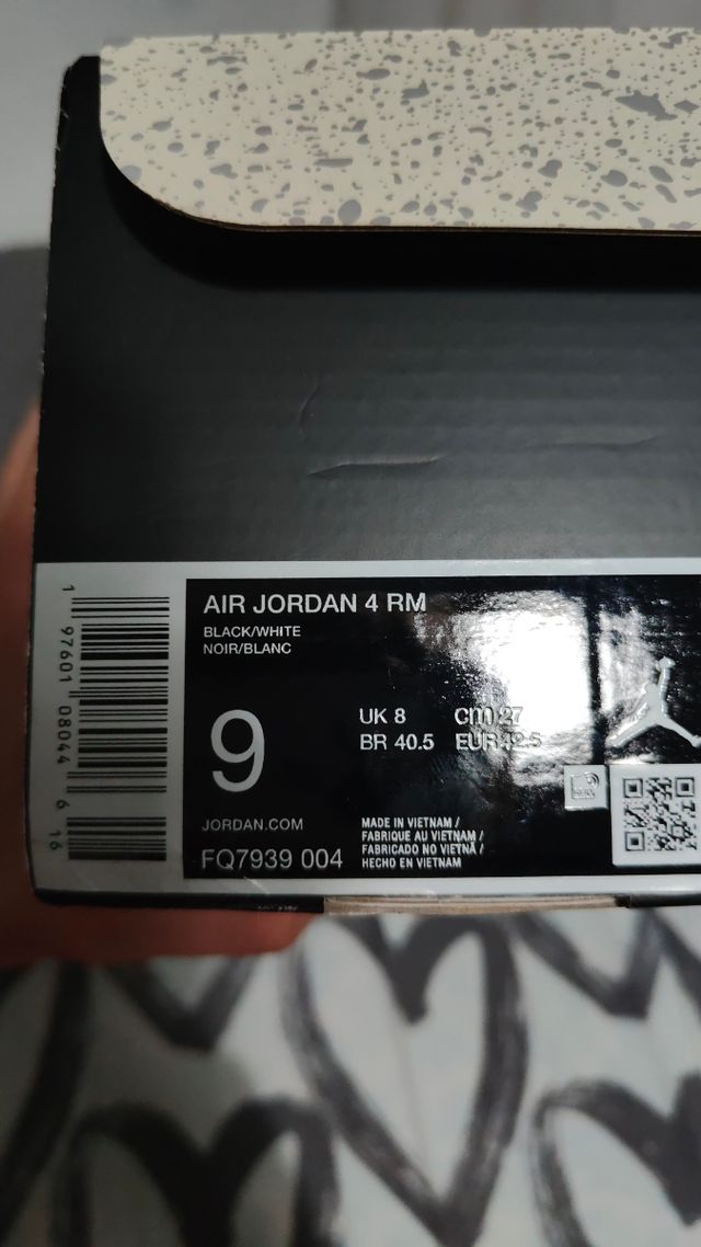 Jordan 4 Negro