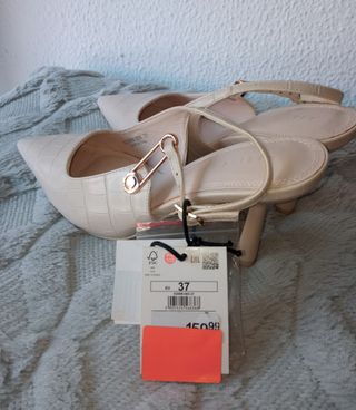 Zapatos Mohito Talla 37 Beige Tacón con etiqueta 