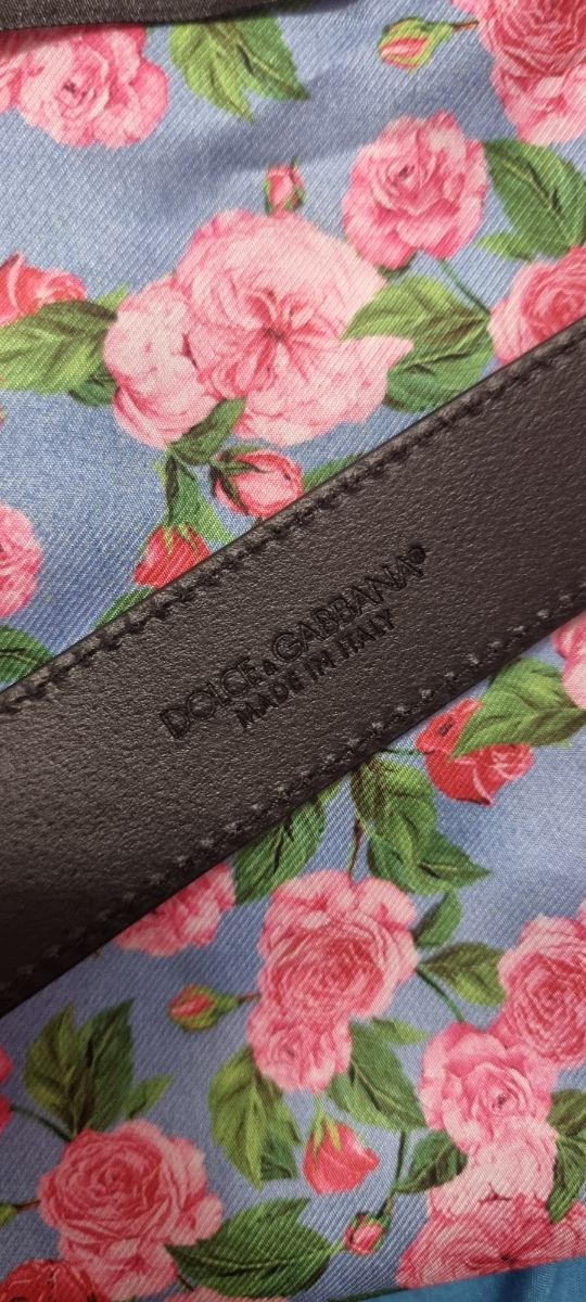 Cintura Dolce & Gabbana nera con fibbia oro