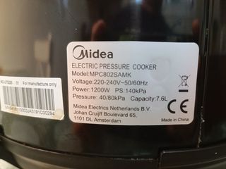 Olla a presión electrica multifunción 9 en 1 Midea