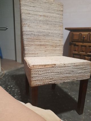 Silla de comedor de mimbre beige y marrón