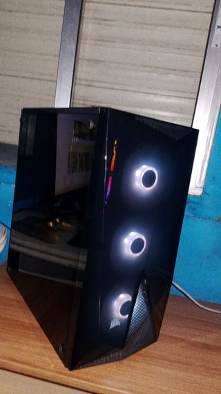 PC Gaming Corsair Negro (precio negociable) 