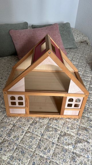Casa de muñecas de madera