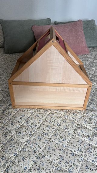 Casa de muñecas de madera