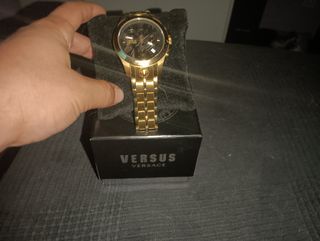 Reloj Versus Versace bañado en ORO