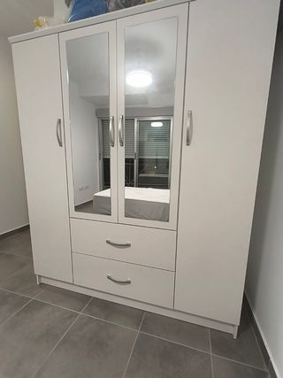Precioso armario blanco, con espejos...