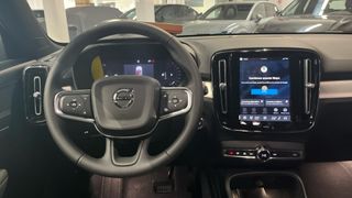 VOLVO XC40 2.0 B3 MHEV CORE DCT 163 5P