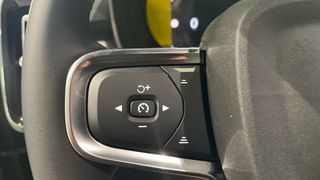 VOLVO XC40 2.0 B3 MHEV CORE DCT 163 5P