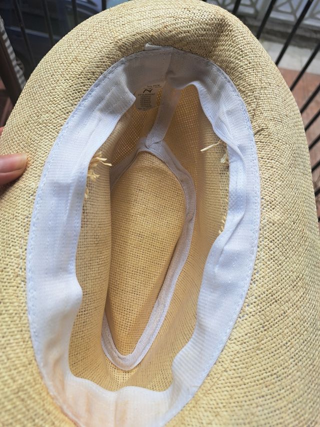 Sombrero de verano beige y negro