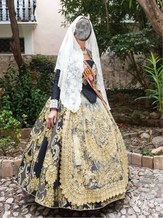 Traje de Fallera