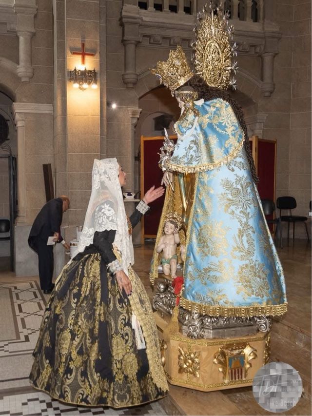 Traje de Fallera