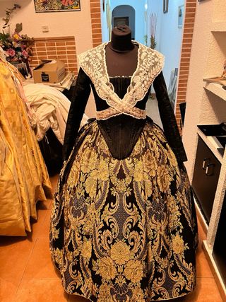 Traje de Fallera