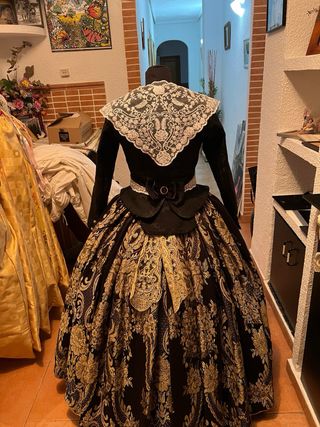 Traje de Fallera