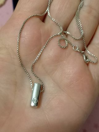 Collana in argento con ciondolo