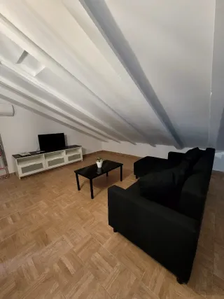  Piso alquiler abuhardillado