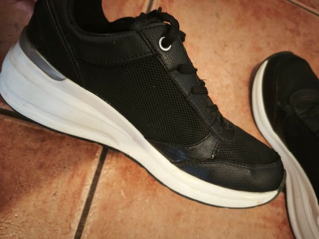 Zapatillas Skechers Negras