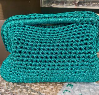 clutch bag color Tiffany fatta al uncinetto