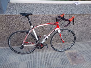 Bicicleta de carretera Massi vendo o cambio