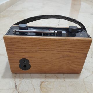 Radio Trevi Marrón y Negra