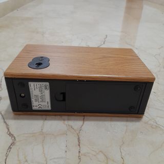 Radio Trevi Marrón y Negra