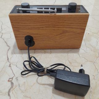 Radio Trevi Marrón y Negra