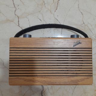 Radio Trevi Marrón y Negra