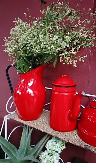 Bonito conjunto vintage metal esmaltado 5 piezas.