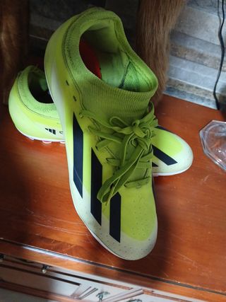 Botas de fútbol Adidas verdes talla 41