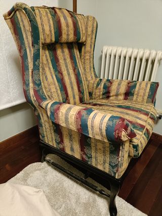 Butaca de tela con estampado floral