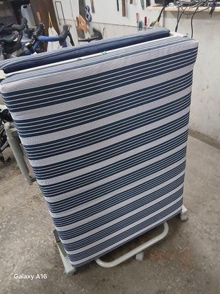 Sofá Cama Azul y Blanco