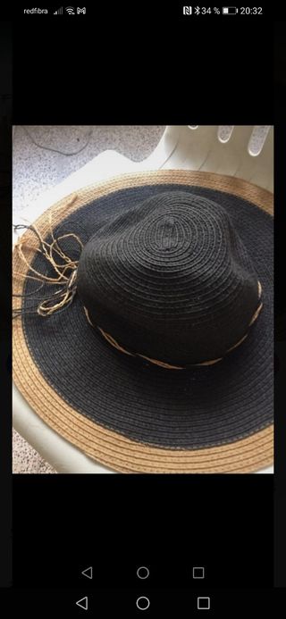 Sombrero de playa negro y beige