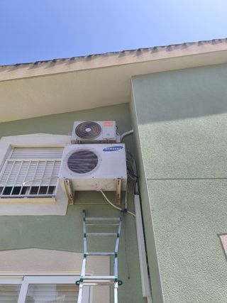 Instalador de Split, conductos, termos, calderas.