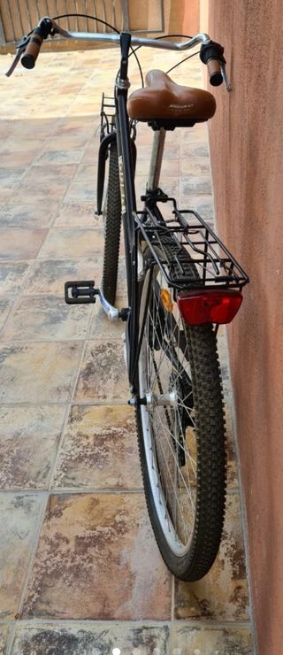 Bicicleta de paseo Quer negra