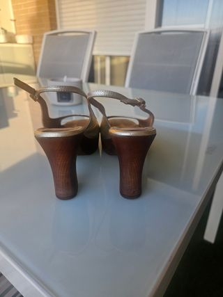 Zapatos LODI LOVE dorados
