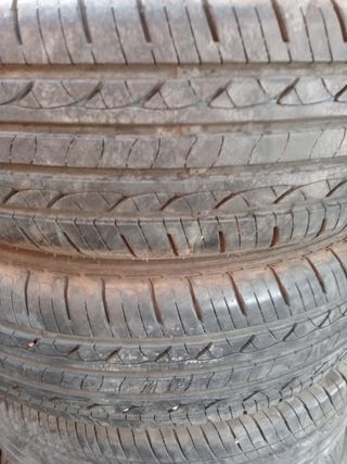 Neumáticos 165/70R14 seminuevos