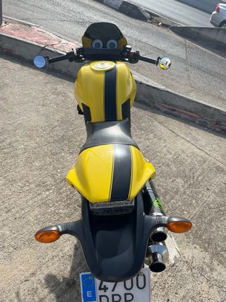 Ducati Monster S2R 800 Amarilla A2