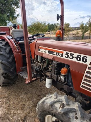 Tractor Fiat 55-66 con remolque