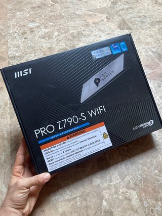 Solo Caja MSI PRO Z790-S Wifi