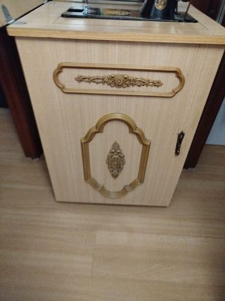 Máquina de coser antigua Naumann