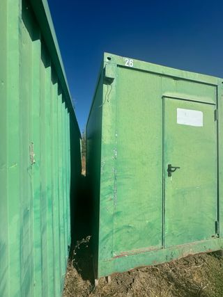 Caseta de obra verde