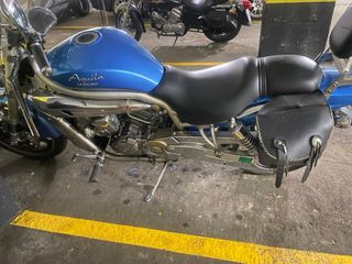 Hyosung Aquila 650cc Moto