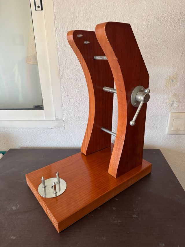 Jamonero de madera