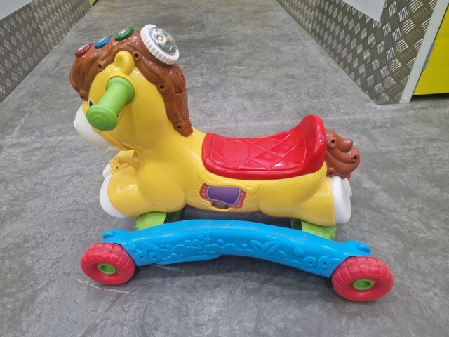 Caballo balancín con ruedas