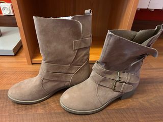 Botines marrones con hebillas