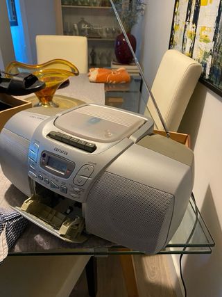 Radio Aiwa CD y Casetófono y CDS de coleccionista