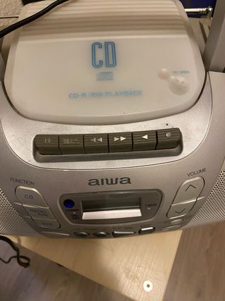 Radio Aiwa CD y Casetófono y CDS de coleccionista