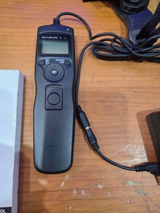 CAMARA REFLEX CANON EOS 600 D