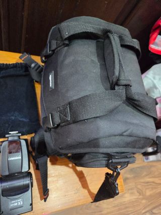 CAMARA REFLEX CANON EOS 600 D